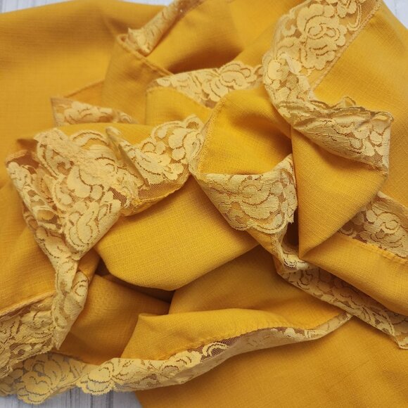 Vintage Mid Century Modern Tablecloth Danish 65 X 88 Inch Floral Lace Trim - Picture 6 of 6